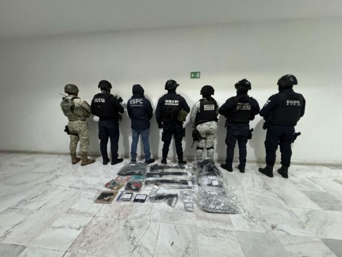 Decomisan droga, armas y vehículos durante un operativo en León, Guanajuato