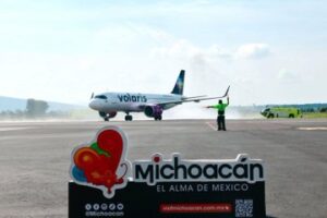 Morelia recibe el primer vuelo directo desde Ontario
