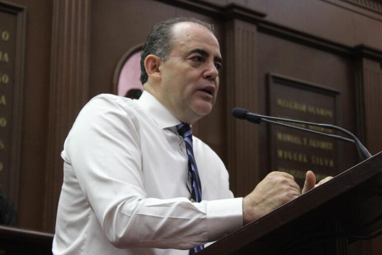 LA COLUMNA Diputado propone castigar el ” alconeo”
