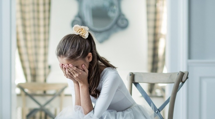 El vínculo entre el bullying y la cirugía estética en adolescentes