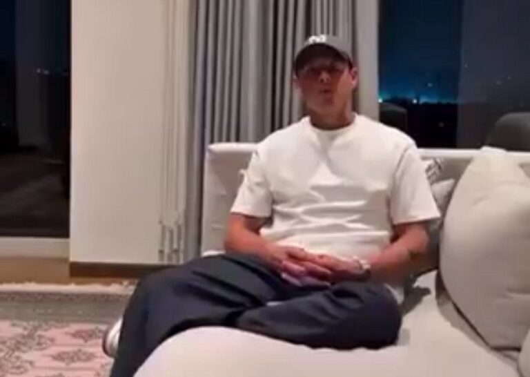 “Mujeres, están fracasando”: Chicharito Hernández