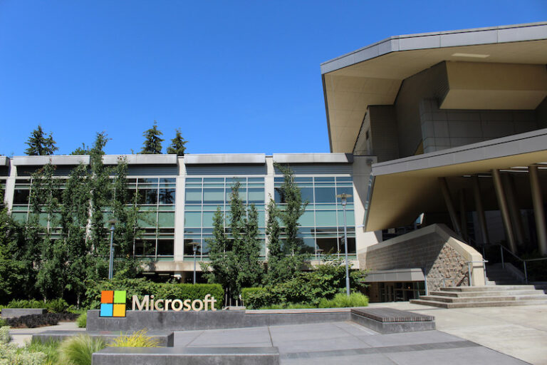 Microsoft recorta 9,000 empleos