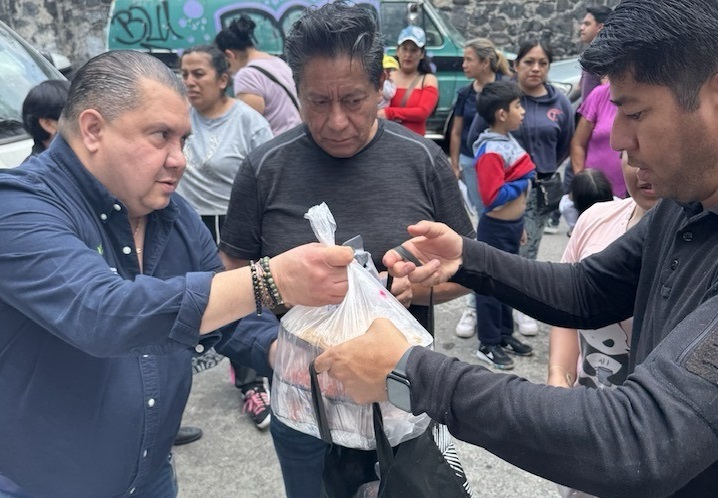 Comenzó la fundación sembrando con Olivas la entrega de carne en Naucalpan