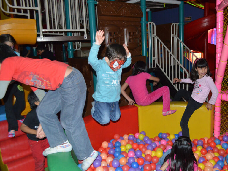 Profeco orienta a las y los consumidores sobre contratación de salones de fiestas infantiles