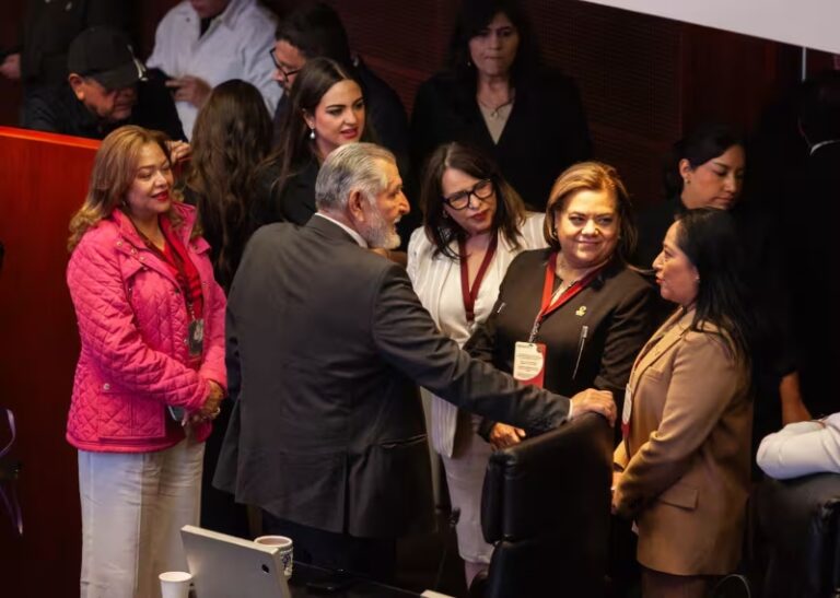 Morena ponen ‘candado’ a senadores que buscan una gubernatura