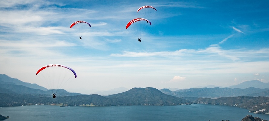 Valle de Bravo se alista para la edición 21 del Abierto de Parapente Monarca