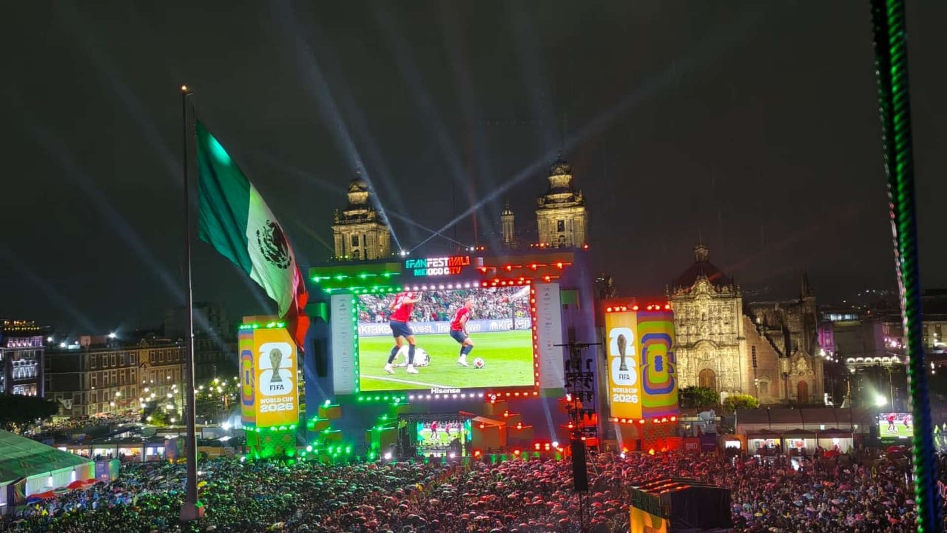 El Fan Fest de CDMX reúne a 800 mil personas pese a lluvia torrencial en la capital